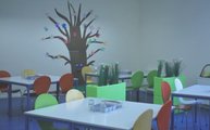 Essensraum mit Baumwandbild Hier wird gegessen.